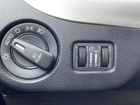 Used 2019 Dodge Grand Caravan GT FWD image 14