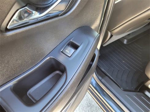 Used 2021 Chevrolet Traverse RS image 18