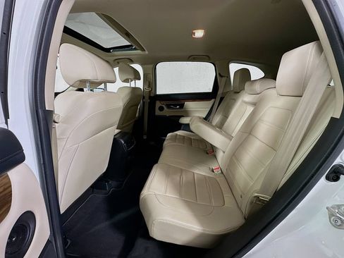 Used 2018 Honda CR-V Touring image 17