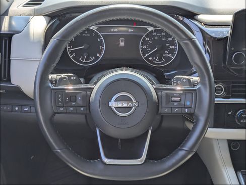 Used 2023 Nissan Pathfinder SL w/ SL Premium Package FWD image 19