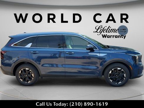 Used 2024 Kia Sorento S w/ Panoramic Sunroof Package FWD image 8