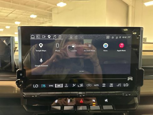 Used 2026 GMC Hummer EV SUV AWD/4WD image 30