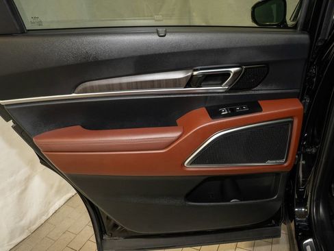 Used 2023 Kia Telluride SX Prestige image 11