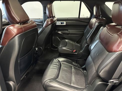 Used 2020 Ford Explorer Platinum AWD/4WD image 12