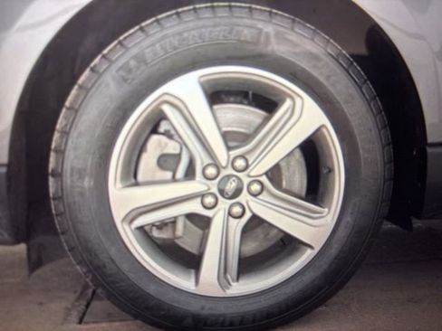 Used 2023 Ford Edge SEL w/ Convenience Package image 10