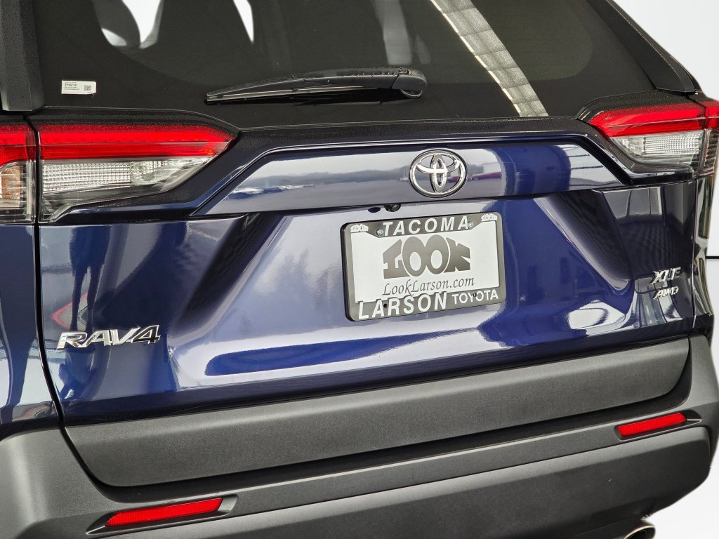 Used 2025 Toyota RAV4 XLE AWD/4WD image 13