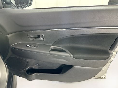 Used 2025 Mitsubishi Outlander Sport AWD image 28