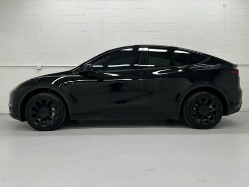 Used 2023 Tesla Model Y Long Range image 3