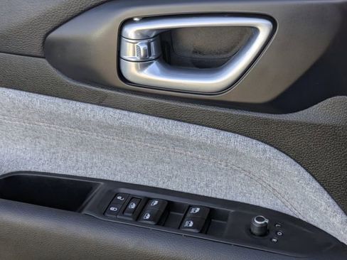 Used 2024 Jeep Compass Latitude image 25