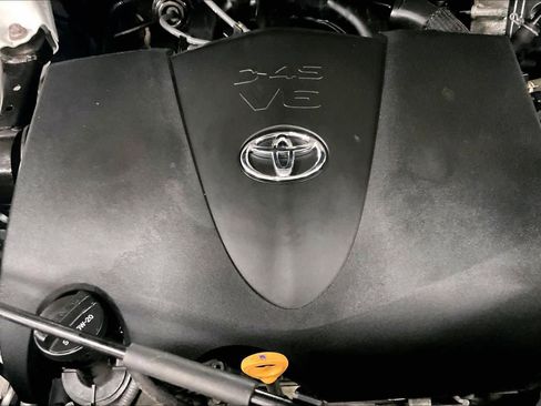 Used 2019 Toyota Highlander XLE AWD/4WD image 33