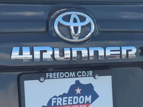 Used 2016 Toyota 4Runner SR5 AWD/4WD image 13
