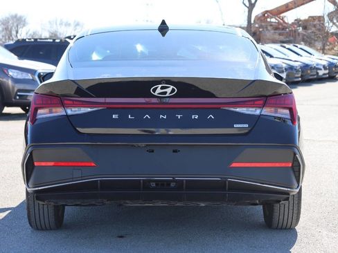 Used 2024 Hyundai Elantra Blue image 10