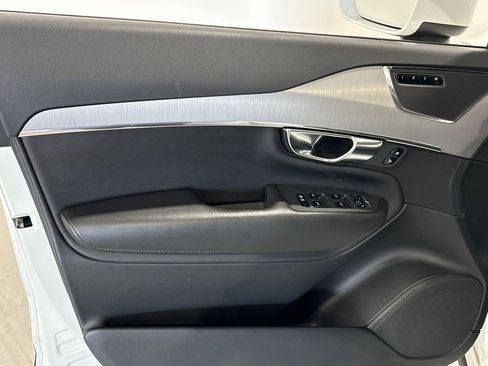 Used 2022 Volvo XC90 T5 Momentum image 18