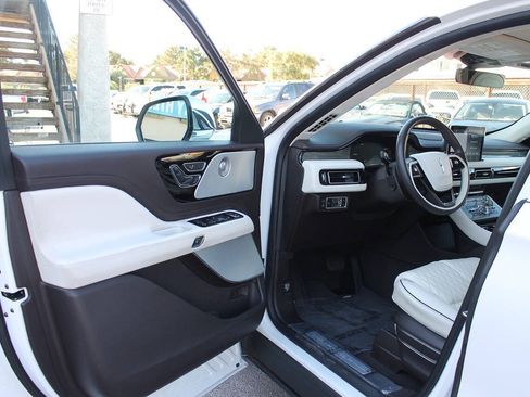 Used 2020 Lincoln Aviator Black Label Grand Touring w/ Class IV Trailer Tow Package AWD/4WD image 22
