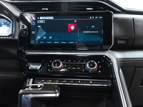 Used 2025 GMC Sierra 1500 Denali w/ Technology Package image 15