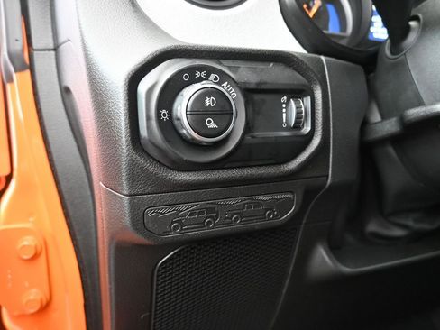 New 2025 Jeep Gladiator Sport image 17