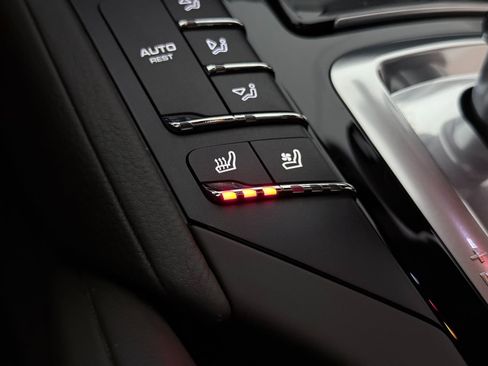 Used 2018 Porsche Cayenne Platinum Edition w/ Premium Package Plus image 39