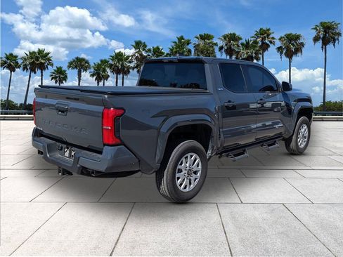 Used 2025 Toyota Tacoma SR5 image 7