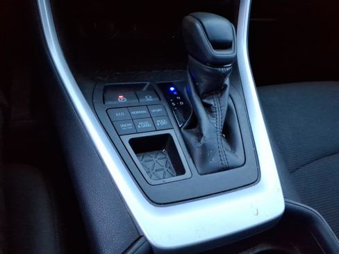 Certified 2021 Toyota RAV4 LE image 14