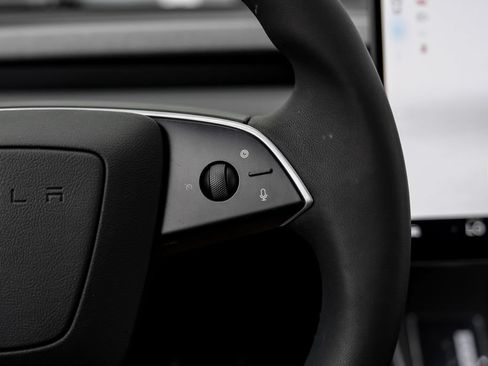 Used 2026 Tesla Model Y 2WD image 19