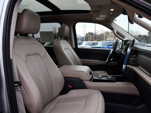 Used 2023 Ford Expedition Max Limited image 15