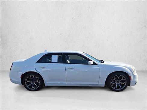 Used 2015 Chrysler 300 S RWD image 4