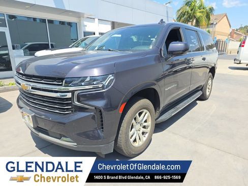 Used 2022 Chevrolet Suburban LT RWD image 2