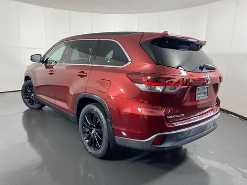 Used 2019 Toyota Highlander SE AWD/4WD image 11