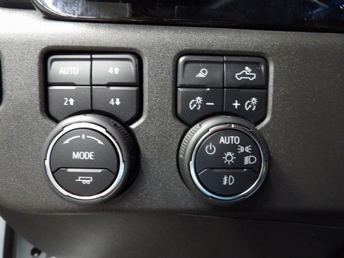 Used 2024 Chevrolet Silverado 1500 ZR2 w/ Technology Package image 42