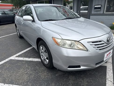 Used 2009 Toyota Camry LE FWD image 14