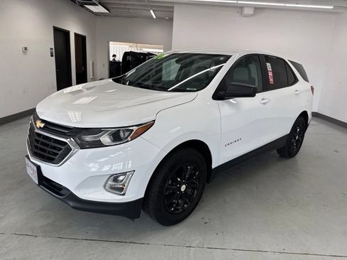 Used 2020 Chevrolet Equinox LS AWD/4WD image 3