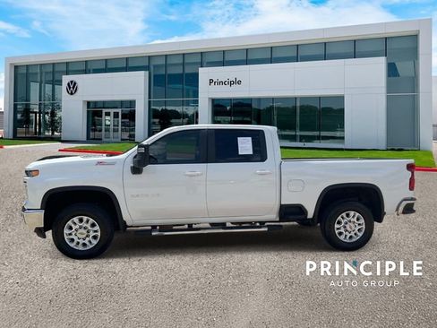 Used 2025 Chevrolet Silverado 2500 LT AWD/4WD image 6