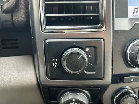 Used 2018 Ford F150 XLT w/ Equipment Group 302A Luxury AWD/4WD image 18