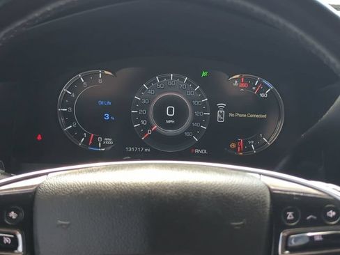 Used 2017 Cadillac Escalade Luxury AWD/4WD image 16