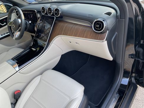 Used 2024 Mercedes-Benz GLC 300 4MATIC image 46