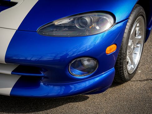 Used 1997 Dodge Viper GTS image 4