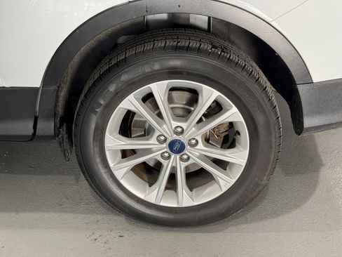 Used 2018 Ford Escape SE w/ Ford Safe & Smart Package image 38