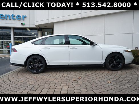 Used 2023 Honda Accord Sport image 2