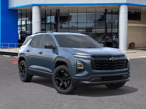 New 2027 Chevrolet Equinox LT w/ Convenience Package II FWD image 7