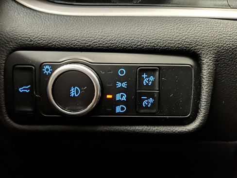 Used 2023 Ford Explorer XLT w/ Equipment Group 202A image 26