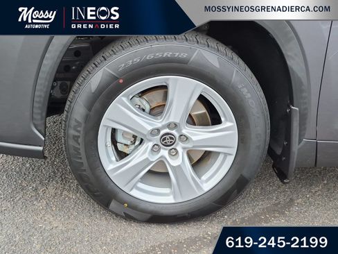 Used 2021 Toyota Highlander L FWD image 10