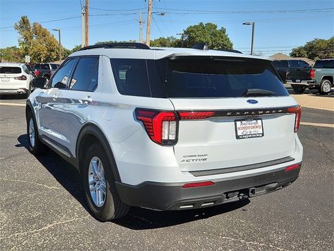 Used 2025 Ford Explorer Active image 3