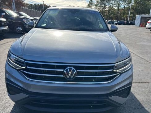 Certified 2024 Volkswagen Tiguan SE image 2