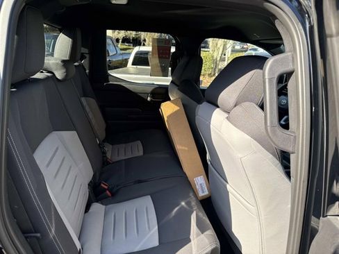 Certified 2025 Toyota Tacoma TRD Off-Road image 19