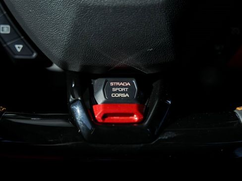 Used 2020 Lamborghini Huracan EVO image 51