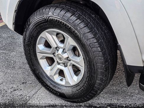 Used 2021 Toyota 4Runner SR5 Premium image 9