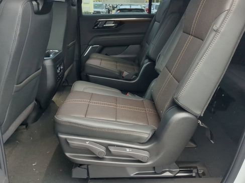 New 2026 Chevrolet Suburban High Country image 25