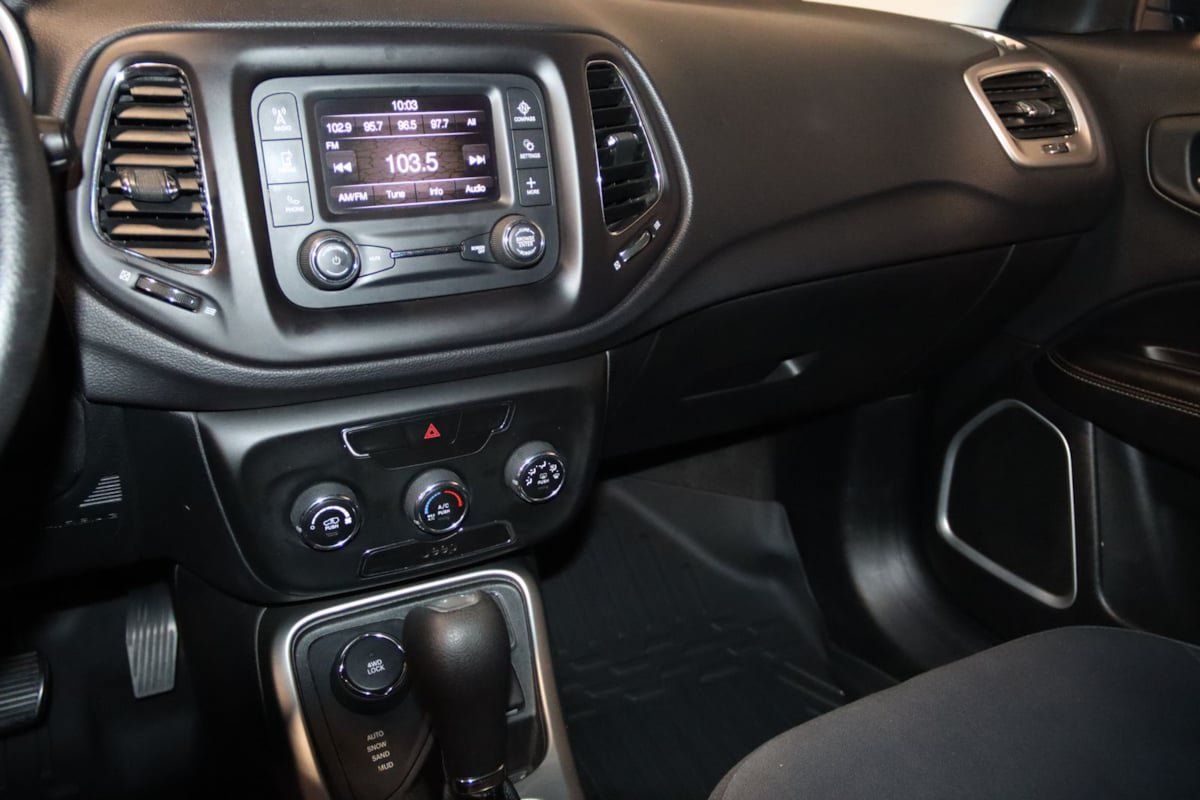 Used 2018 Jeep Compass Sport AWD/4WD image 40