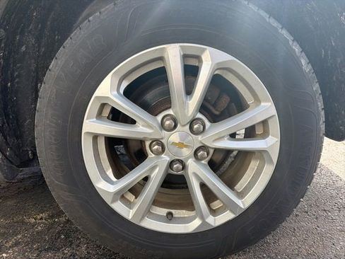 Used 2017 Chevrolet Equinox LT w/ Convenience Package image 5