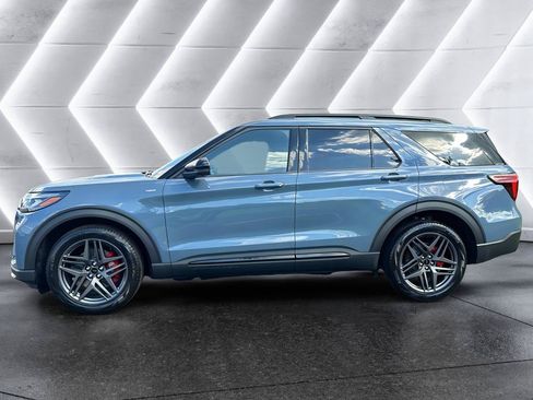 New 2026 Ford Explorer ST-Line w/ ST-Line Street Pack RWD image 4